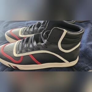 Tommy Hilfiger Black and Red Sneakers Sleek Design